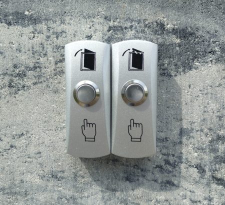 Przyciski otwarcia furtki i bramy